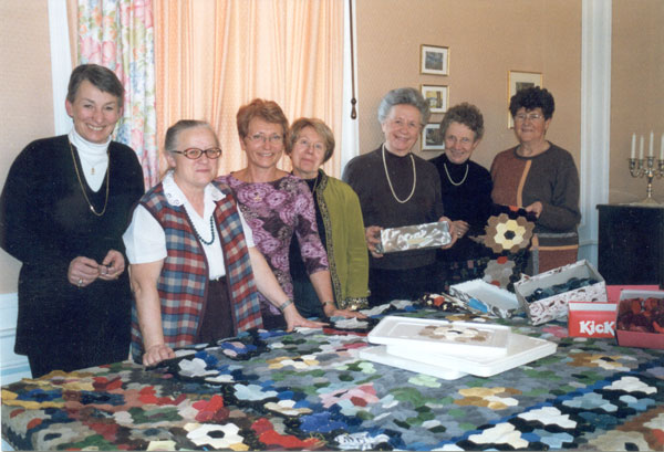 group in front of copy, from left to right: Genevive Mitchell,Michle Bulot,Marie-Laure Aubry,Colette Kerleau,Madeleine Le Godais,Michle Parent and Jeanne Tanguy